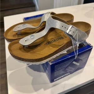 NEW Birkenstock Gizeh Silver Sandals